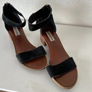 Steve Madden Darcie Black Suede Tassel Kitten Heel Sandals Size 7